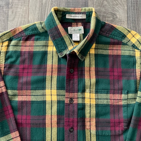 LL Bean Scotch Plaid Flannel Shirt
228061
Green Yellow Dark Red Black
Medium - Picture 3 of 6